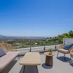 בית נופש La Mairena Hills & Seaview *