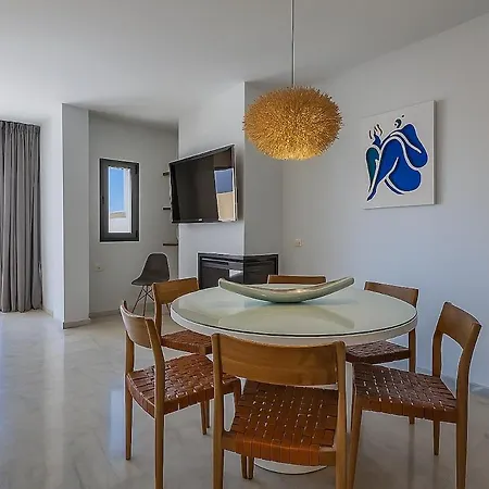 La Mairena Hills & Seaview Holiday home
